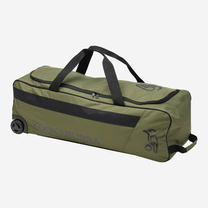 Ideal for entry-level players, the Kookaburra Pro 5.0 Wheelie Bag features heavy-duty wheels, durable polyester, and high-visibility lining. Order now!