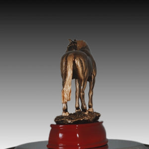 Horse_Standing_Horse_Trophies 