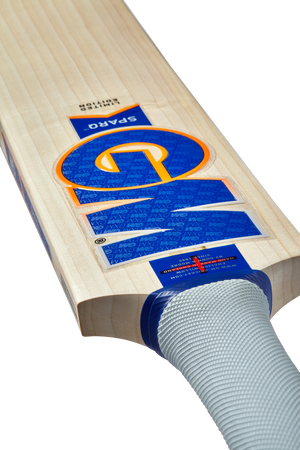 GM SPARQ DXM 404 SH Cricket Bat